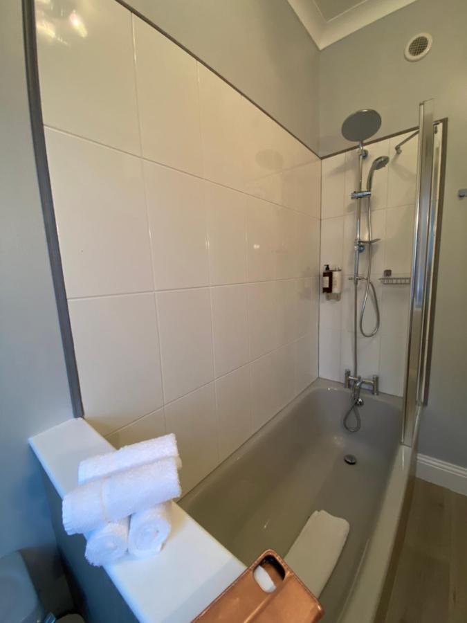 Merewyke Boutique Luxury Family Apartment Sleeps 4 , Central Location Уиндермир Экстерьер фото